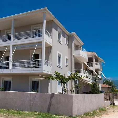 Lefkada City Elegance Apartment *
