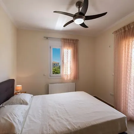Lefkada City Elegance Apartment *